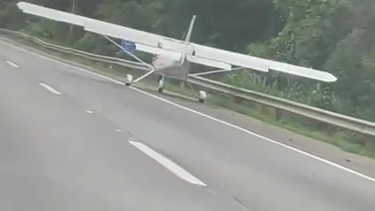 Single-engine plane made an emergency landing