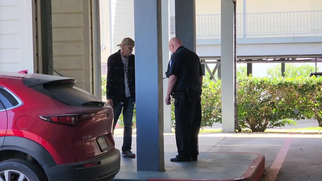 Whiteamerixxx criminals helping one anotherr