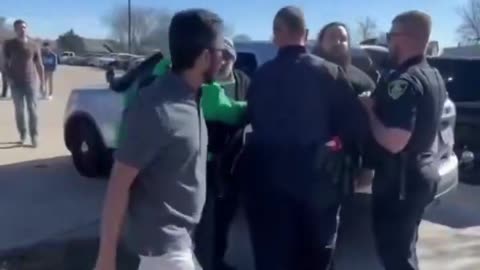 Muslims furiously yelling ‘looking for White people’ Yelling where’s the rest of you “white f*ckers