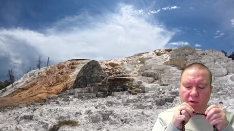 Mary's Daily Live Holy Rosary Prayer at 8:00 p.m. EST 12/25/2025