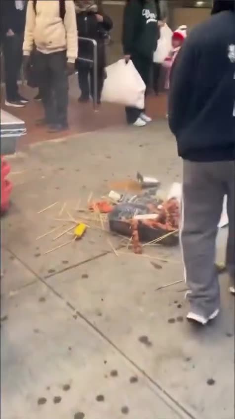 Street Vendors in NYC fighting over territory