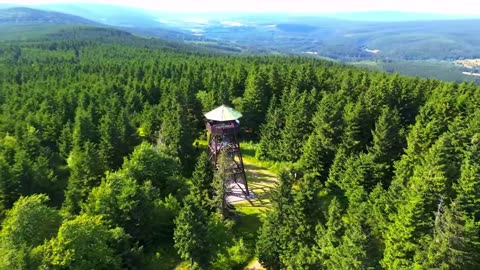 Golden Horizon – Uplifting Travel House Mix