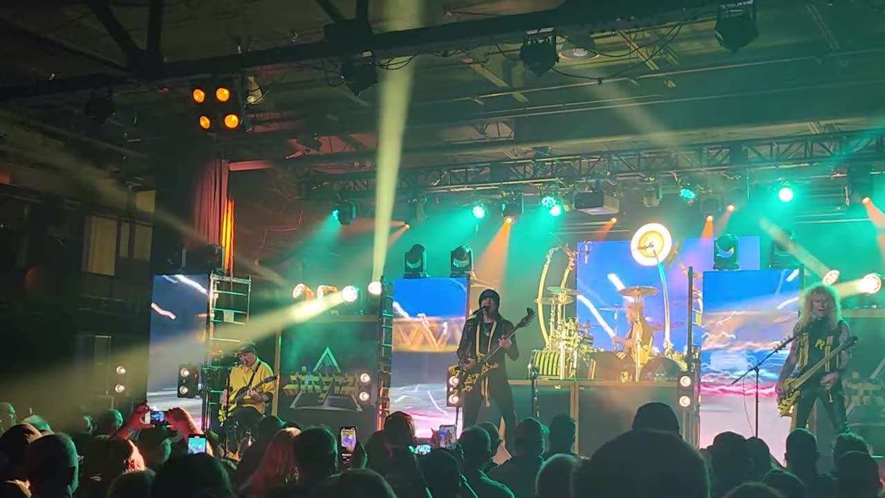 Stryper ( live)