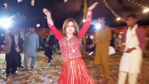 Meri lagdi kesy na vekhi song mujra dance