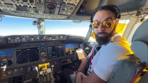Norwegian 737 MAX Cockpit to the Arctic Circle!