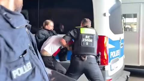 Berlin — Watch how a police officer assaults a pro-Gaza supporter in an abnormal way