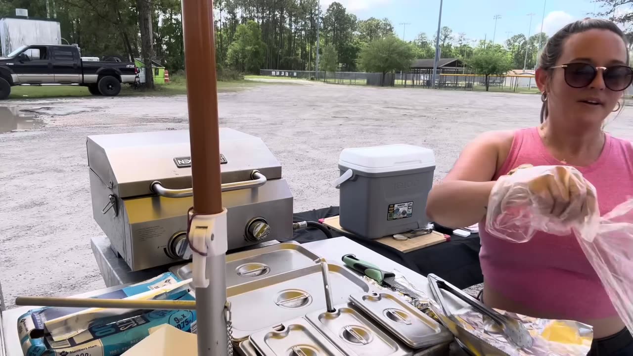This Hot Dog Cart Day Did NOT Go As Expected… 🌭😳 Wait for the Ending! (1080p)