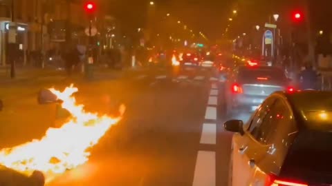🇫🇷 Paris is on fire, again! 🔥