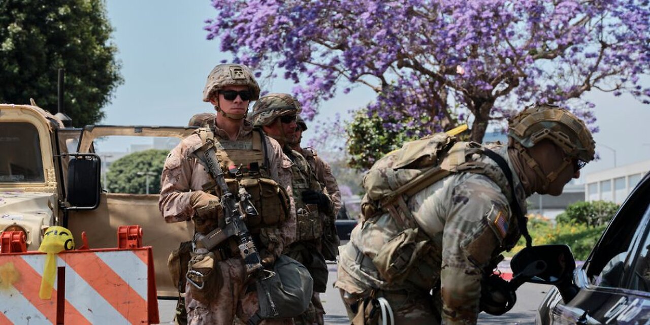 FBI Announces Probe Into Six Democrats Who Called on Military to Refuse Orders from Trump