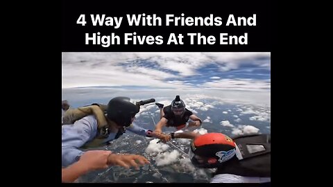 It’s so much fun doing a 4 way with friends #skydive #sendit #skydiving #extremesports #fun