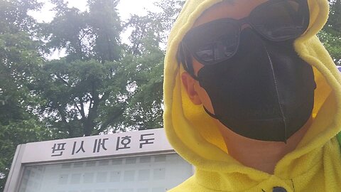 05/23 south korea congress. 한국 국회 앞에서 성조기 들고 떠들어 봄. ( #YOONAGAIN #RESETKOREA )