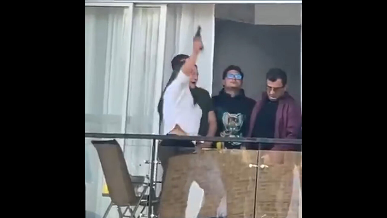 Mujer dispara al aire desde un balcón en Bogotá y asusta a los vecinos