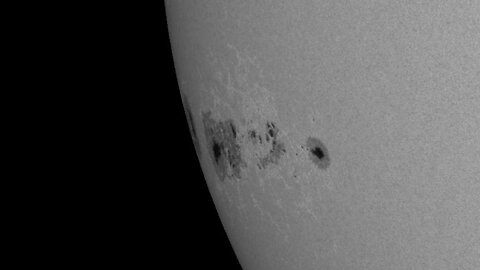 Large Sunspot Group / Flare Threat - Winter Storm Disrupts Travel As Millions Head Home