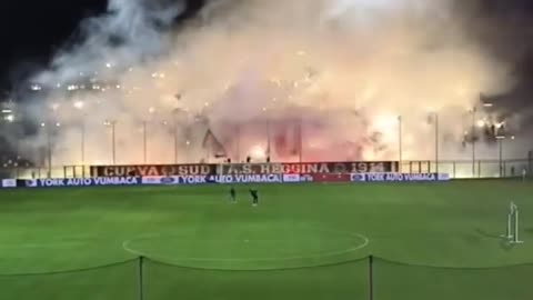 Reggina fans with a fabulous pyro show. Total show Curva Sud Regina Reggio Calabria