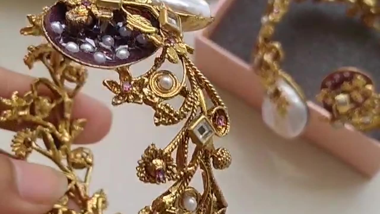 Handmade turkish work with morther of pearl bangle
