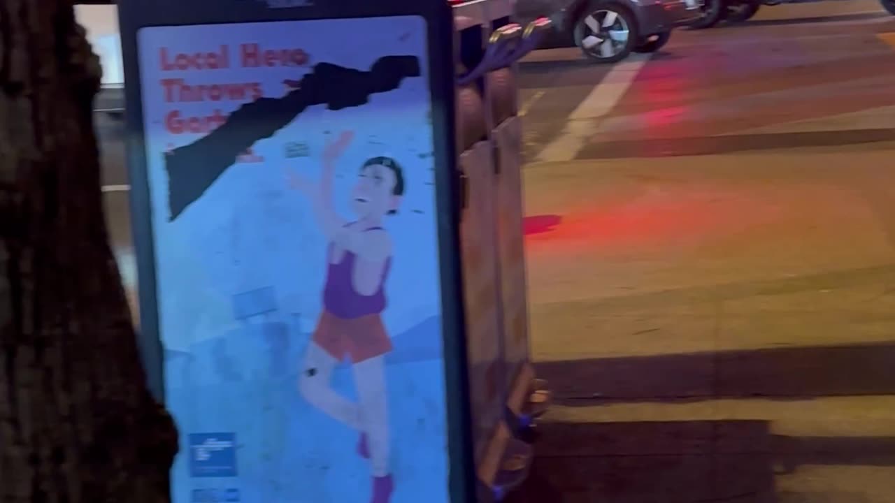 Autonomous Delivery Robot Crosses at Red Light in Los Angeles Intersection