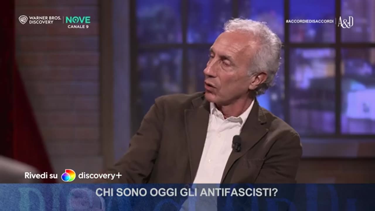 Marco Travaglio in tv:l’antifascismo spesso è in mano a pagliacci:Mattarella,il Partito Democratico.Travaglio ricorda che l’antifascismo era una cosa seria,un valore a cui hanno dato la vita.Oggi ci sono gli antifascisti da divano