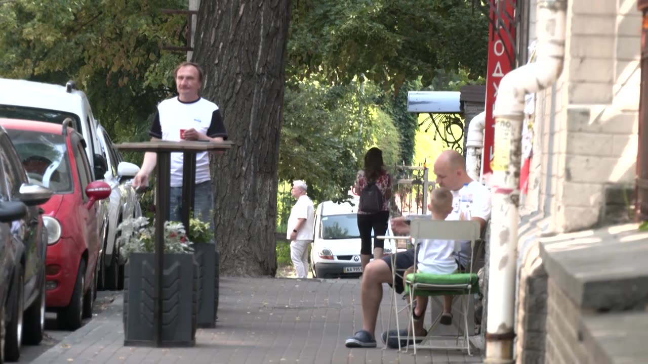 Kyiv residents persevere amid ongoing Russian attacks