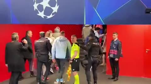 Spotted: Atletico fans spit on Thibaut Courtois after Real Madrid victory