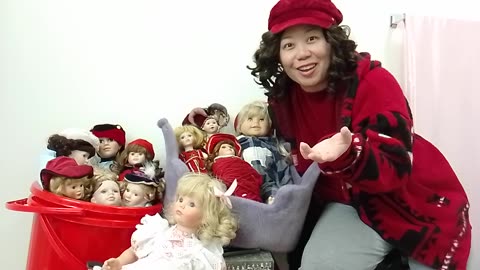 How many #dolls can I fit into the frame LMAO