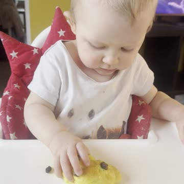 Baby Kayla Tries the Cookie She Helped Bake 🍪😍