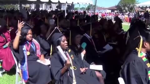 Rep. Jasmine Crockett gives advice to black students: "Use a chair" against haters