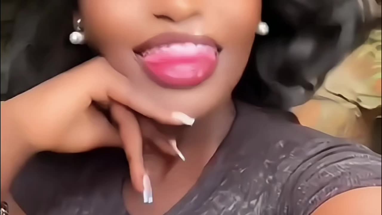 @CHRISTINENAMPEERA