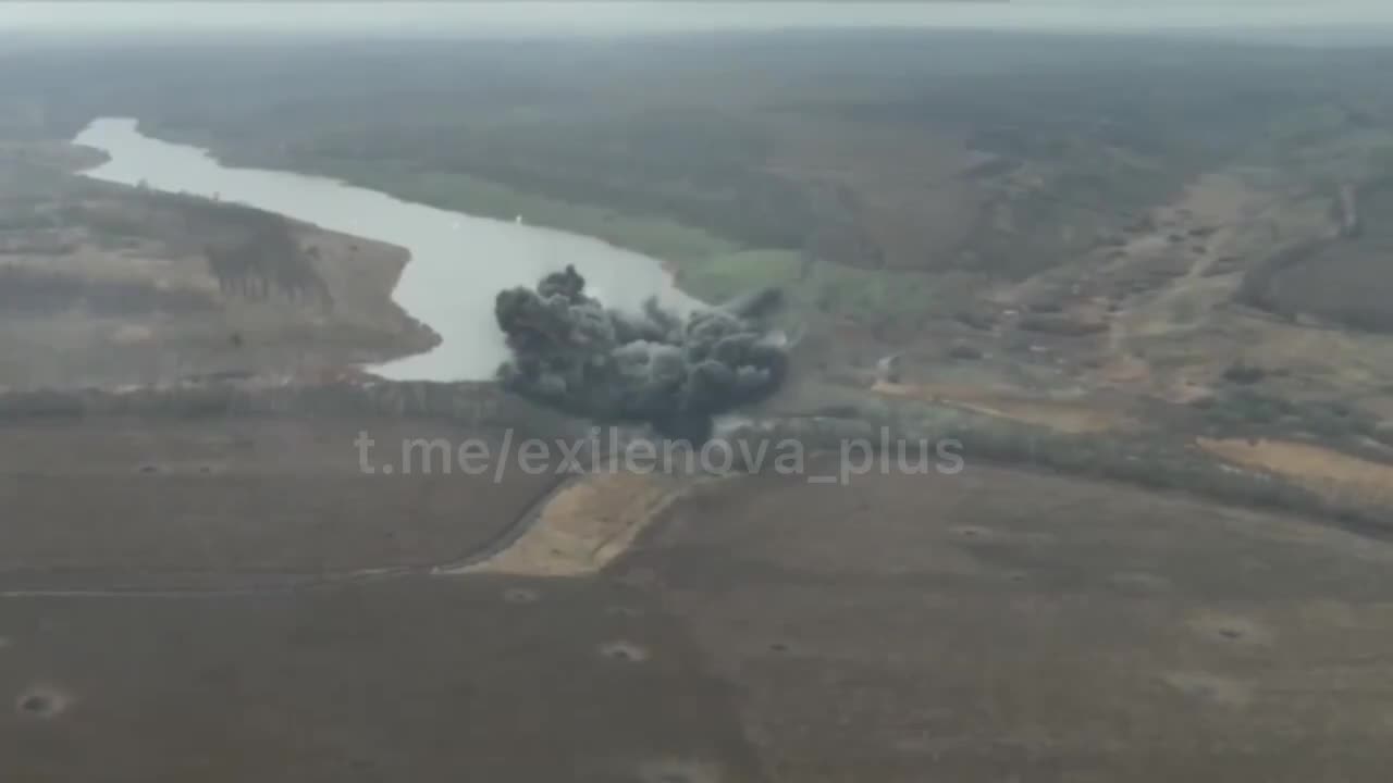 💣🤷🏻♂️ Russians are bombing themselves again! Claimed to be a FAB-3000