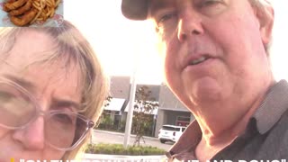"On the Town with Suz and Doug" Review Slim Chickens Restaurant in Sarasota, FL