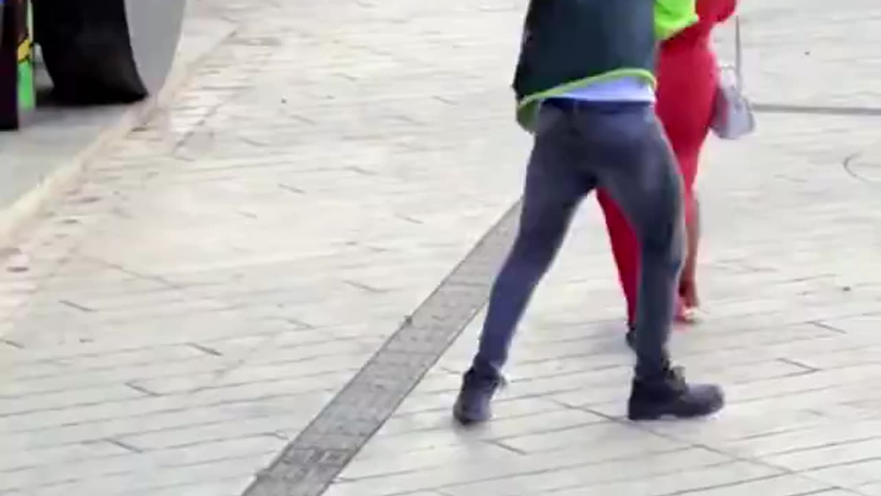 Flying Weaves