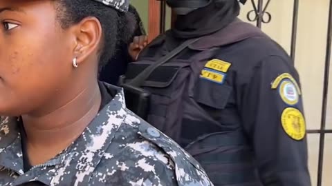 VIDEO: Llegada de Ammy