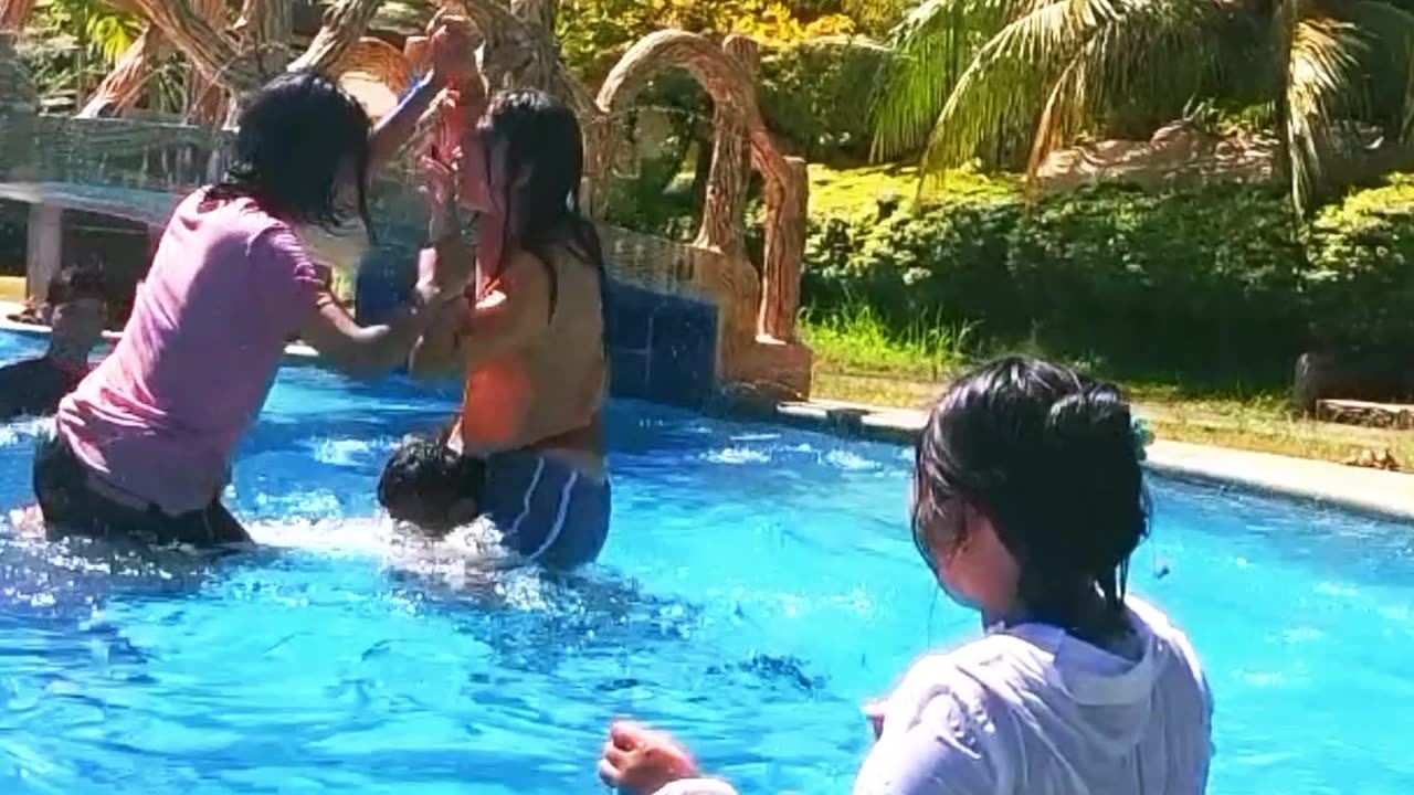 Water wrestling