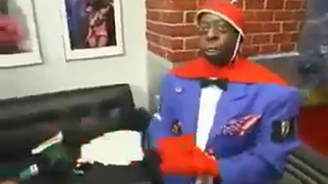 Dumbest man in the world FUNNY