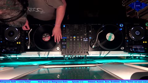 Vinyl Vinnie @ Rokagroove Radio Episode 212