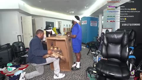 What's In The Box Challenge With Kevin Hart & Druski