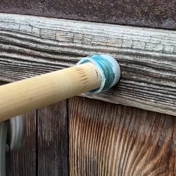 How to turn a stick and a plastic bottle into a handy DIY rod ! 💡