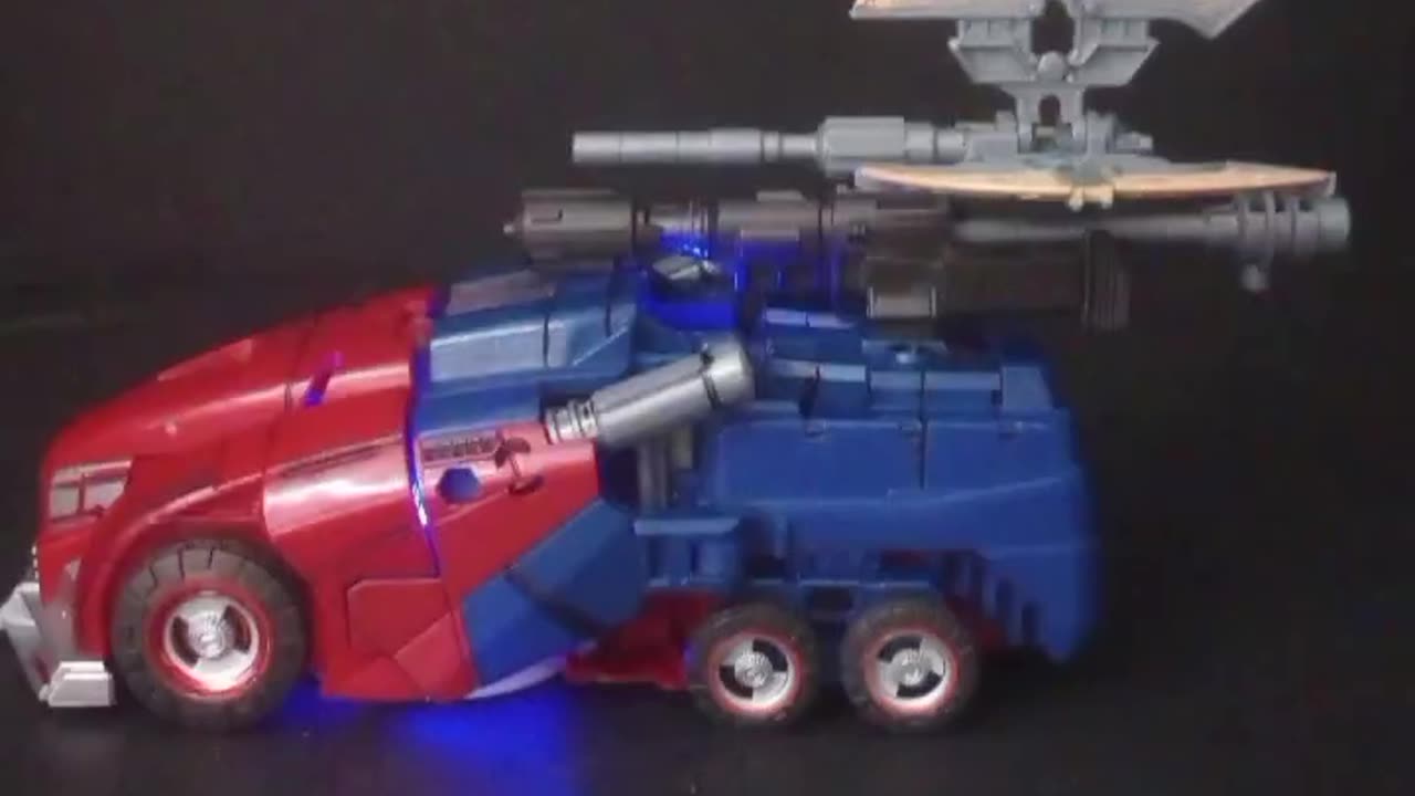 Transformers WFC Optimus Prime Gamer Edition