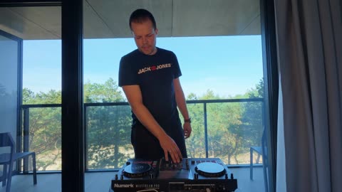 House Music 24/7