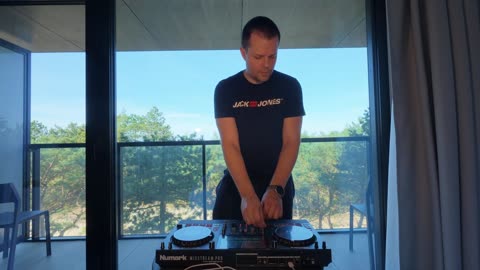 House Music 24/7