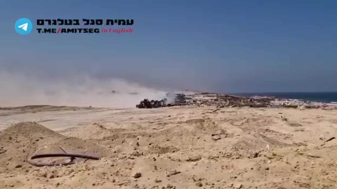 Just tens of meters from our soldiers – masses of Gazans looting aid yesterday