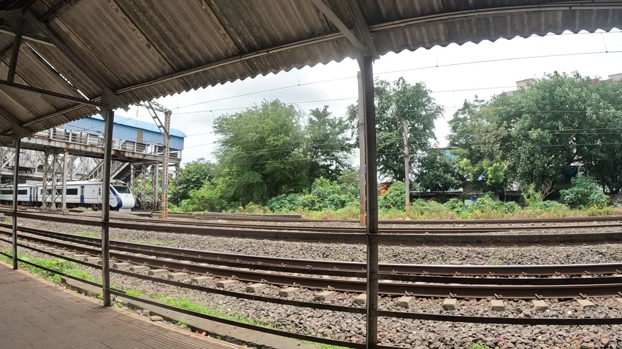 Vande Bharat Crossing Kopar Station