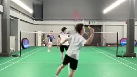 混双正手区挑斜线，女生该如何防守