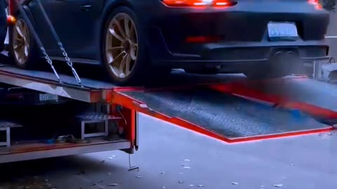 Unbelievable Sports Car Unloading: Watch the Ultimate Supercar Reveal!