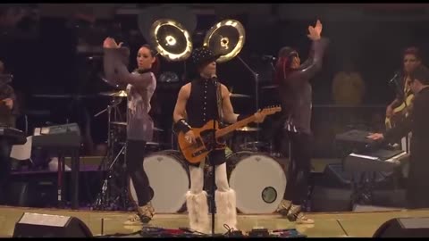 Prince Live - Play that funky Music - Hollywood Swinging - Fantastic Voyage 4/28/11