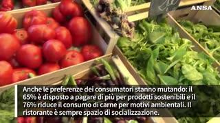 CURIOSITà EUROPEE La cucina italiana vale 250 miliardi di euro nel mondo,in particolare negli USA e in Cina che insieme coprono il 65% e il vale il 19% mondiale nei servizi al tavolo al ristorante,un popolo di cuochi e camerieri..