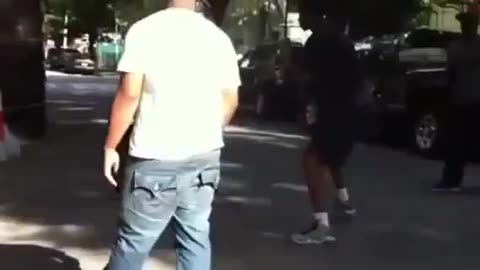 Muay Thai Fighter Vs Black Dude STREETFIGHT!