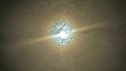 Spectacular MOON HALO in skies of England