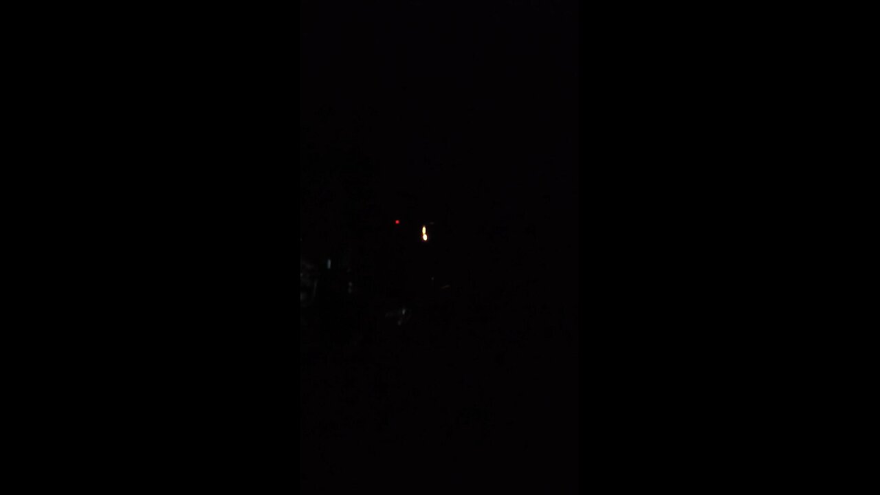 Nagkalayo ang poste sa kuryente