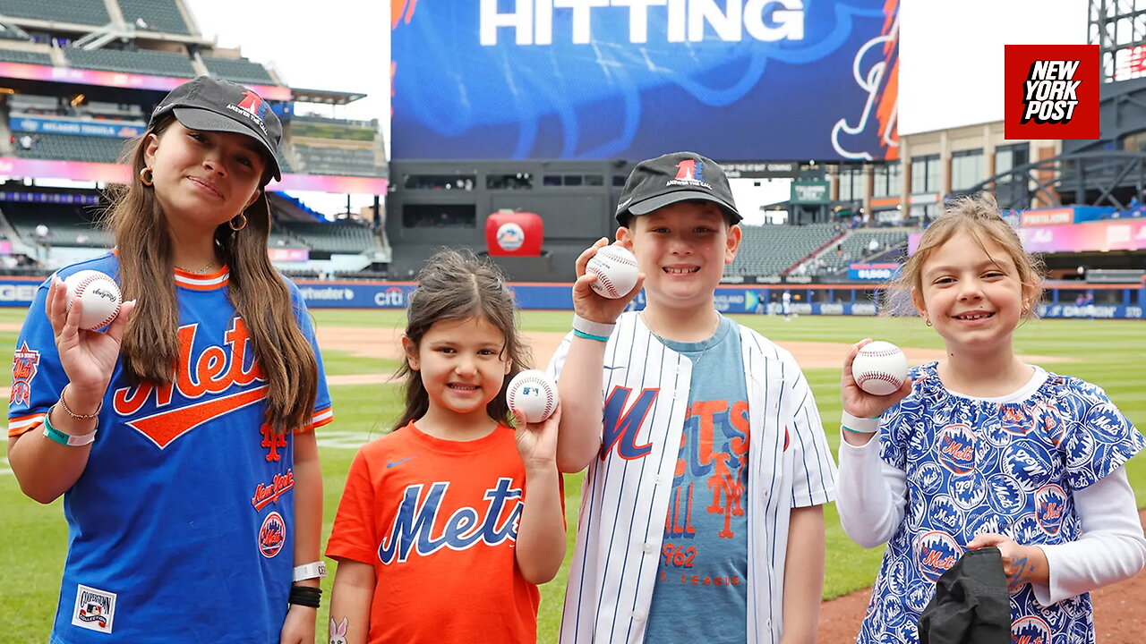 Kids and grandkids of line-of-duty heroes throw first pitch at Mets game
