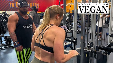Coaching session with the BODYBUILDINGVEGAN - Full Shoulders & Arms Workout!